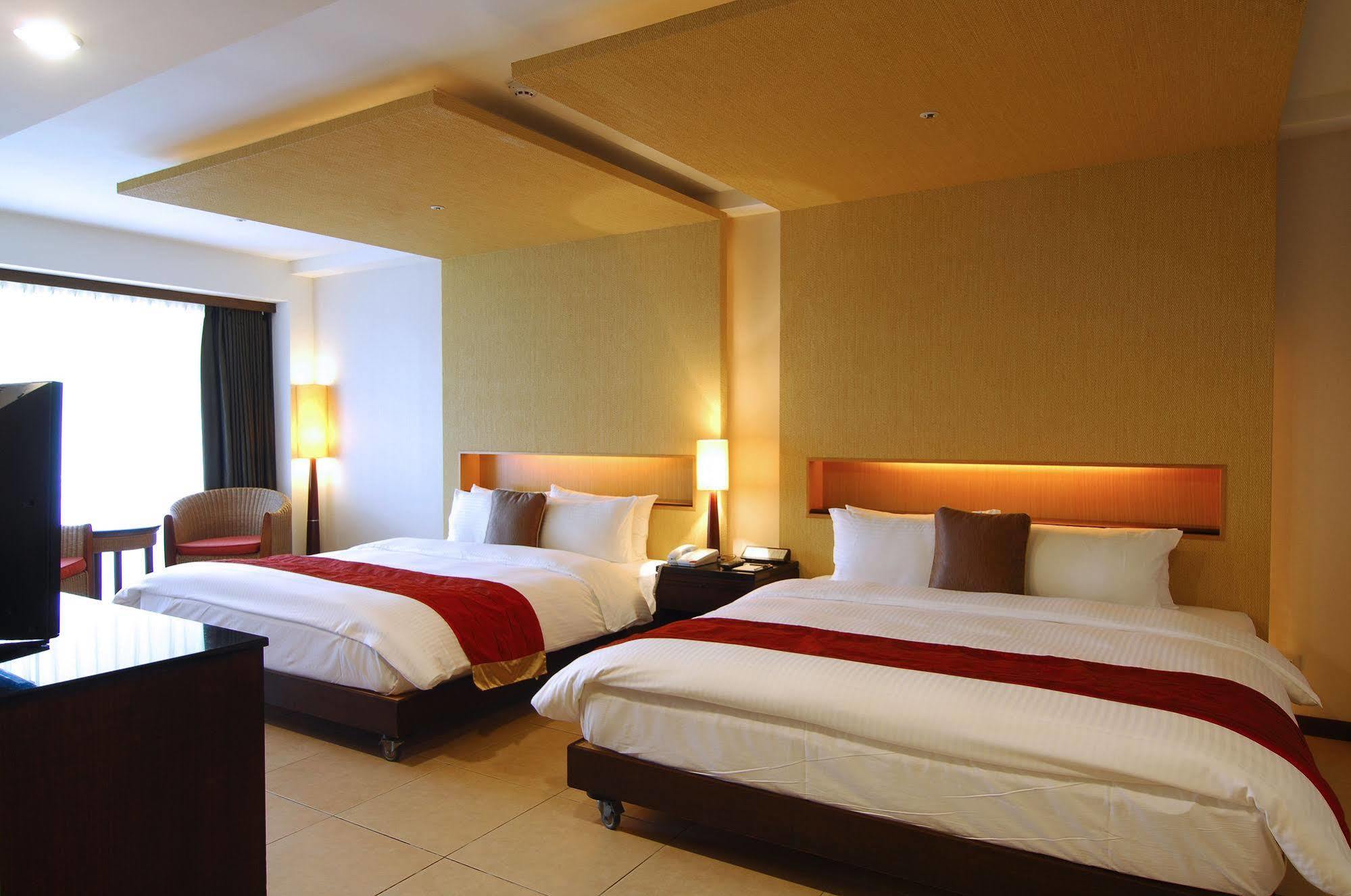 หยางหมิง ซานเทียนไล้ รีสอร์ต แอนด์ สปา Hotel จินซาน ภายนอก รูปภาพ